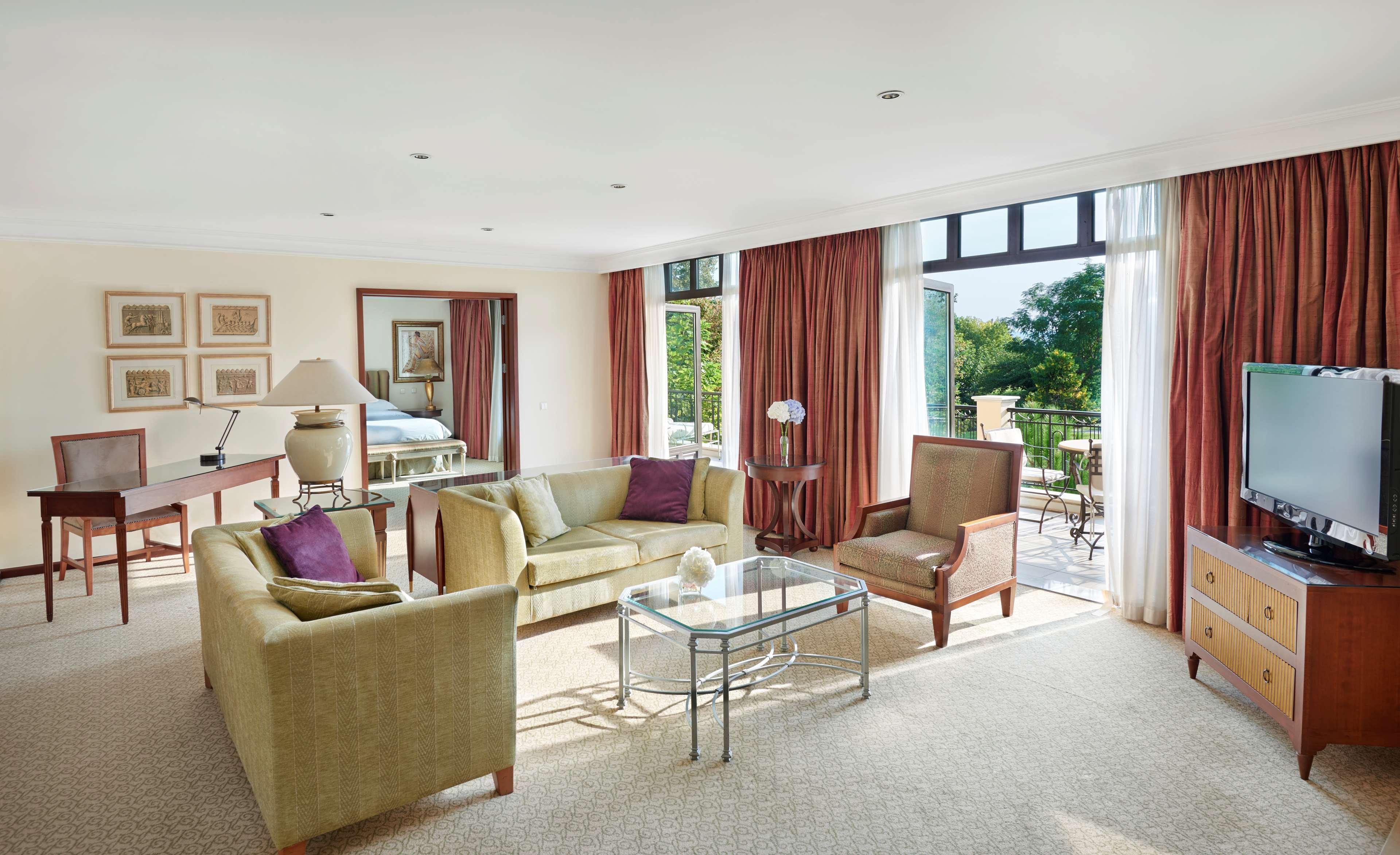 塞萨洛尼基凯悦酒店 外观 照片 A suite at the InterContinental