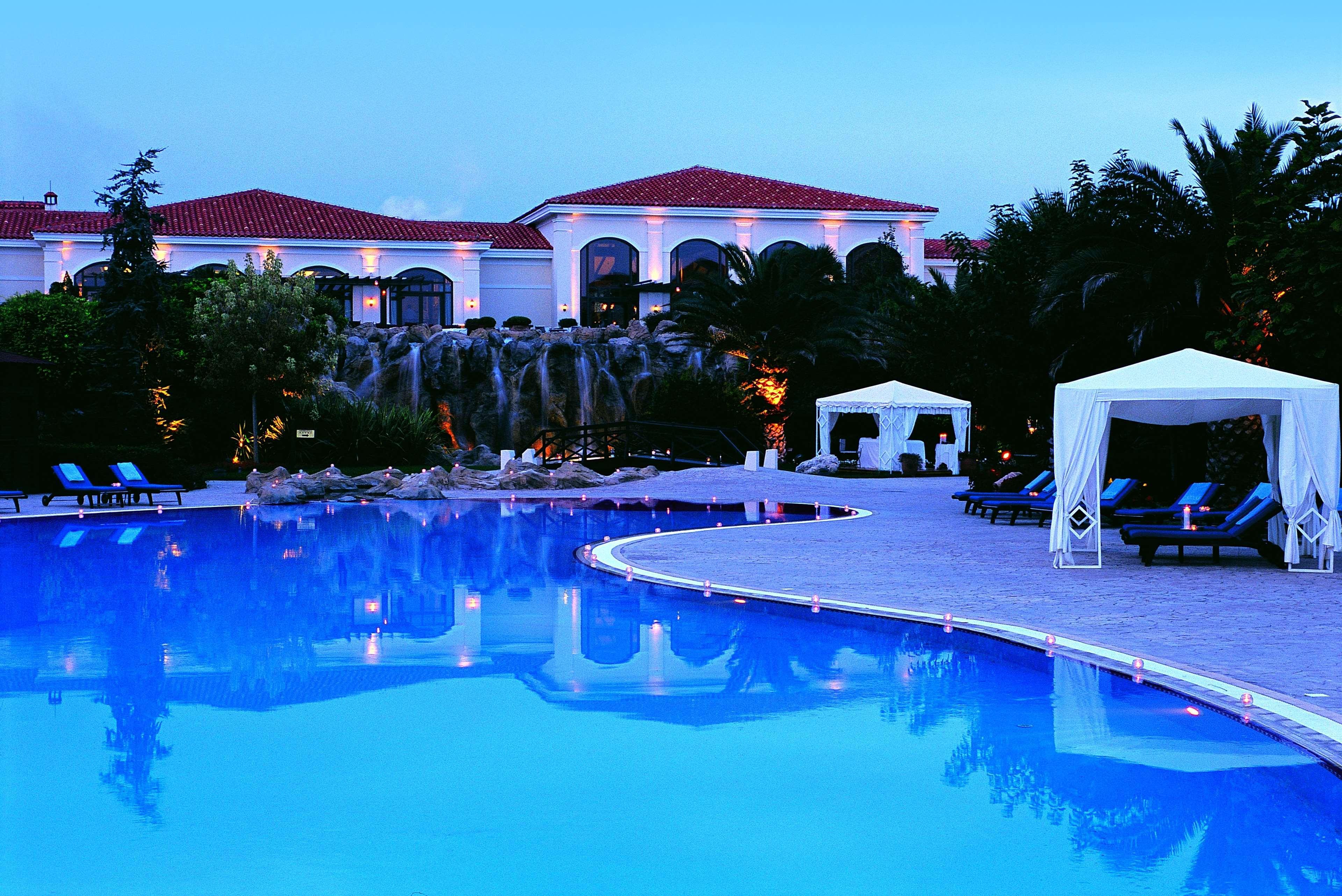 塞萨洛尼基凯悦酒店 外观 照片 The pool at the hotel
