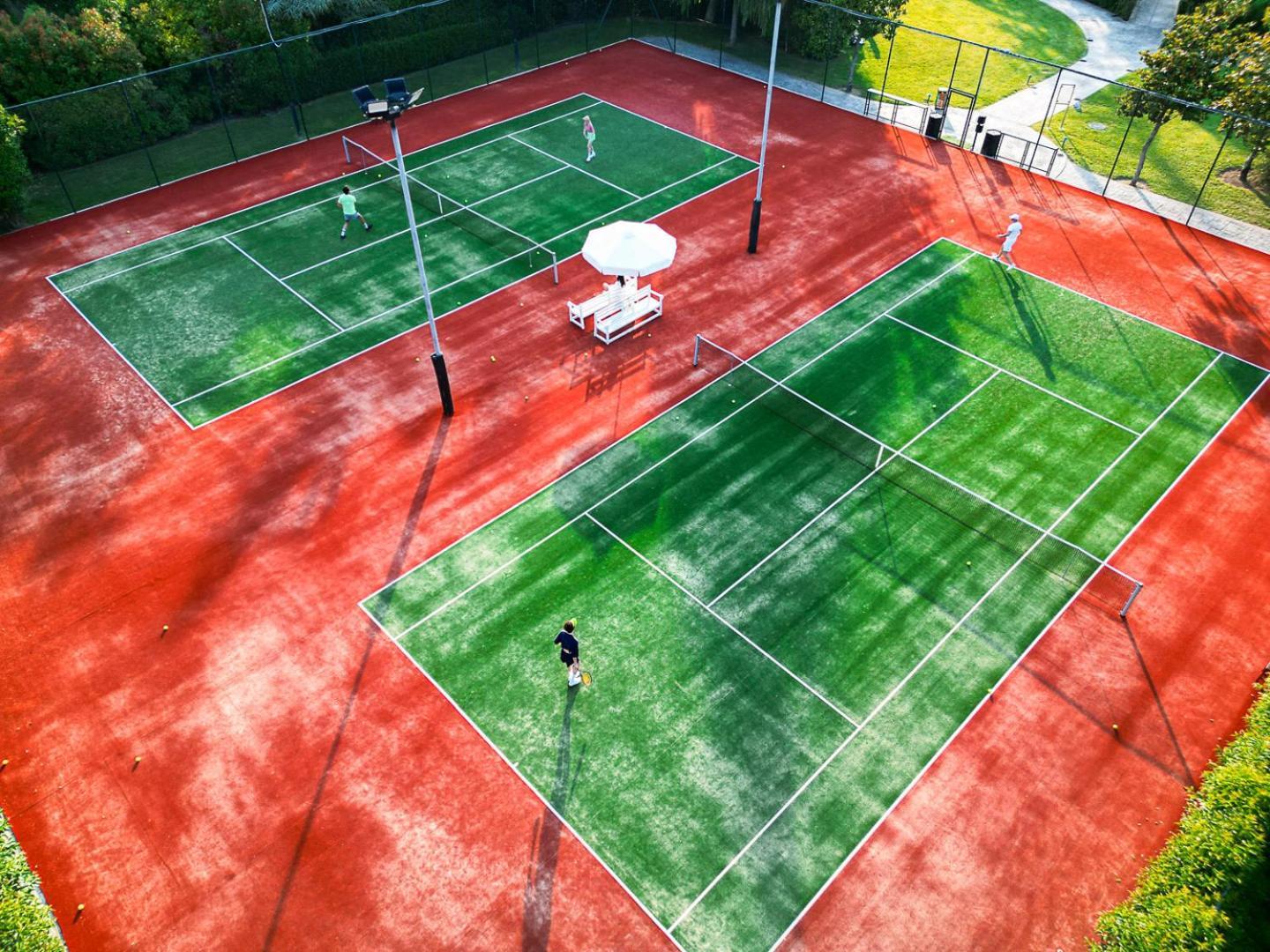塞萨洛尼基凯悦酒店 外观 照片 Tennis courts at the club